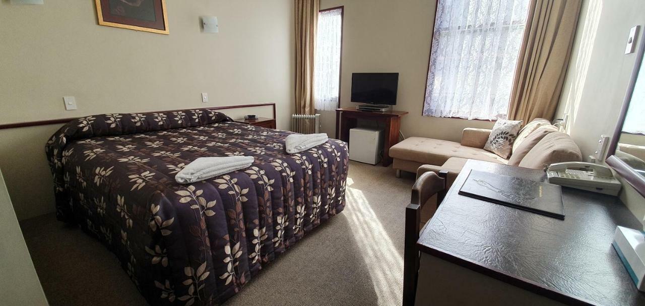Victoria Railway 4* Invercargill